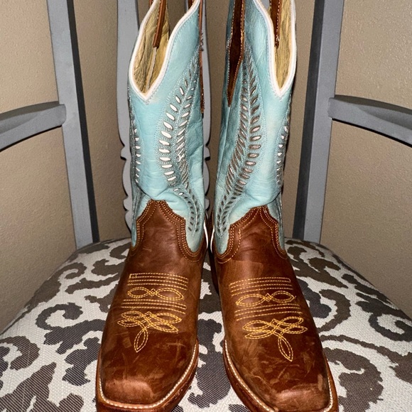 Girls Cowboy Boots - Picture 2 of 8